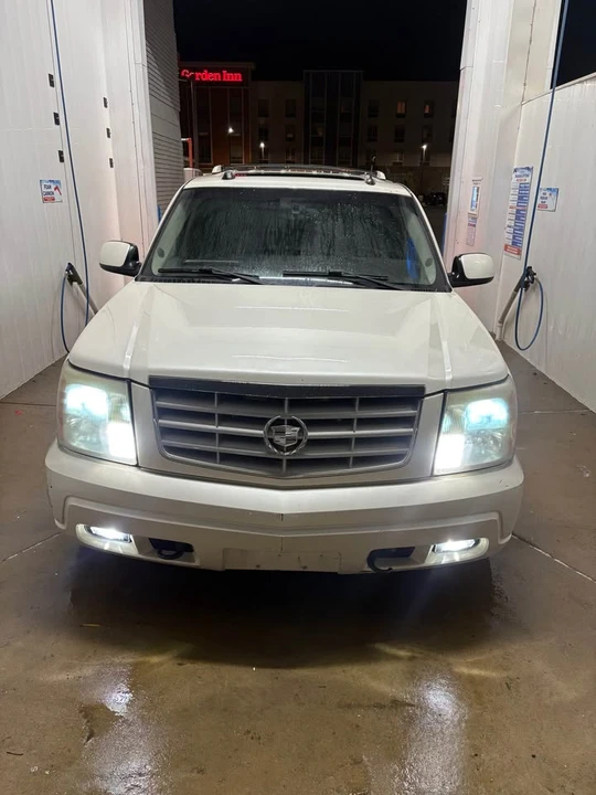 2004 Cadillac Escalade & EXT 2nd Gen - Image 4 of 6