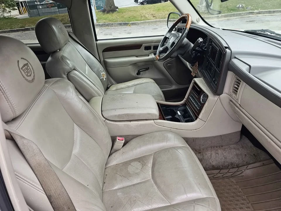 2004 Cadillac Escalade & EXT 2nd Gen - Image 3 of 8