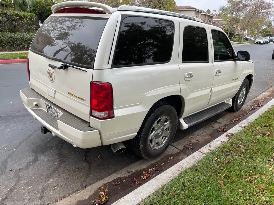 2004 Cadillac Escalade & EXT 2nd Gen - Image 4 of 10