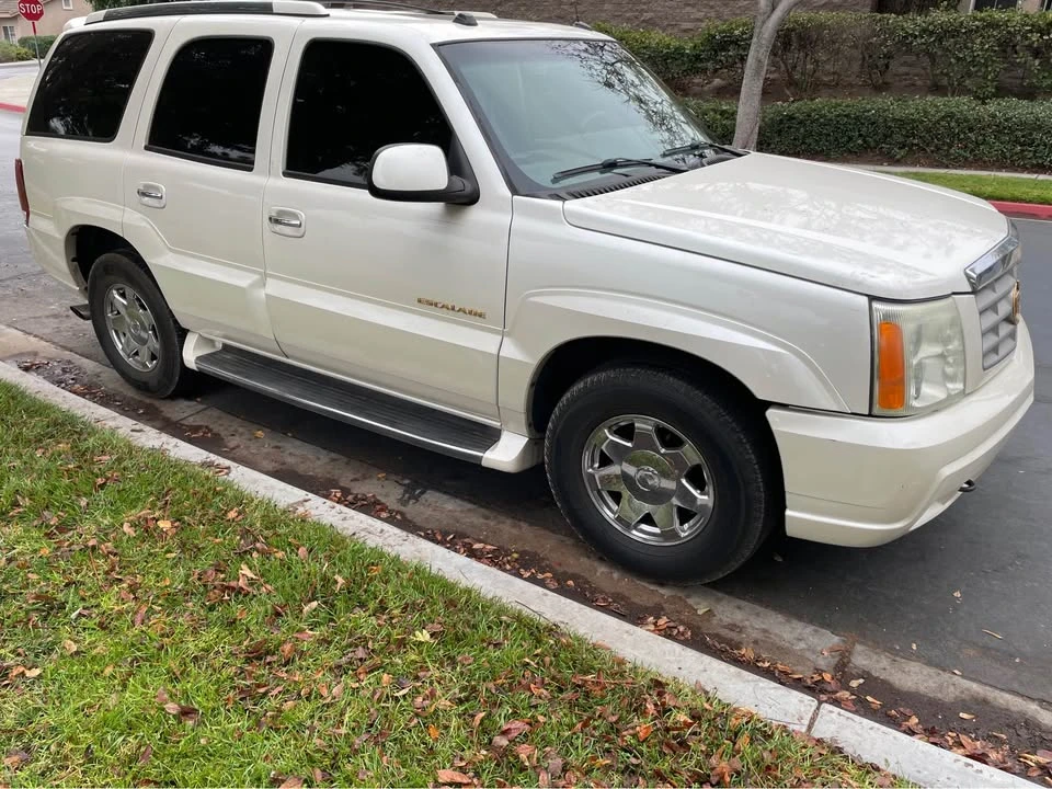 2004 Cadillac Escalade & EXT 2nd Gen - Image 2 of 10