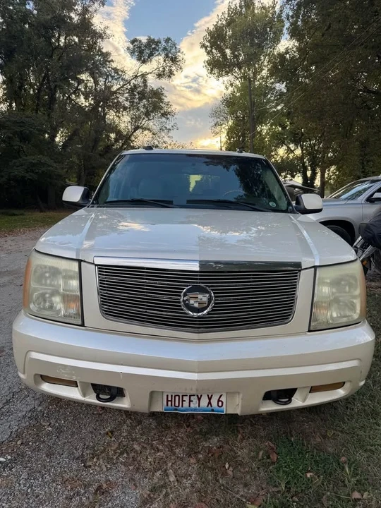 2004 Cadillac Escalade & EXT 2nd Gen - Image 5 of 9