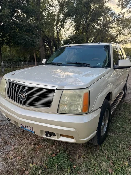 2004 Cadillac Escalade & EXT 2nd Gen - Image 9 of 9