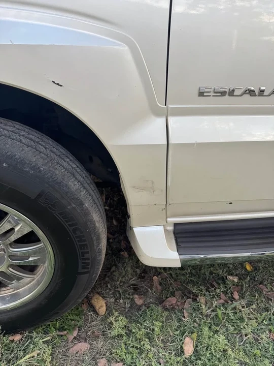 2004 Cadillac Escalade & EXT 2nd Gen - Image 6 of 9