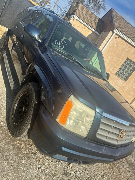 2004 Cadillac Escalade & EXT 2nd Gen - Image 10 of 10