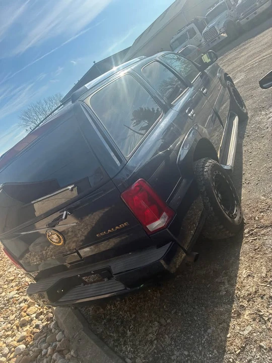 2004 Cadillac Escalade & EXT 2nd Gen - Image 7 of 10