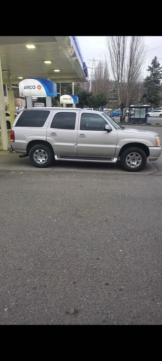 2004 Cadillac Escalade & EXT 2nd Gen - Image 3 of 4