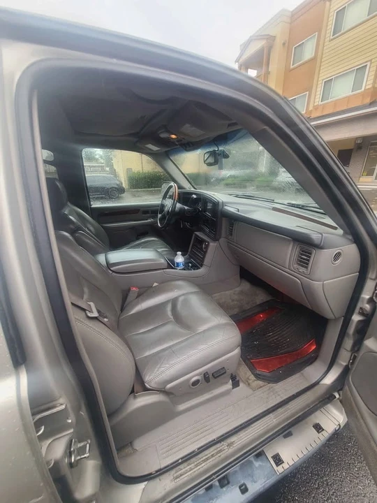 2004 Cadillac Escalade & EXT 2nd Gen - Image 2 of 4