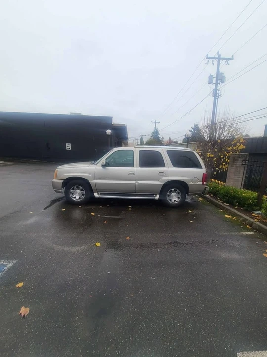 2004 Cadillac Escalade & EXT 2nd Gen - Image 4 of 4