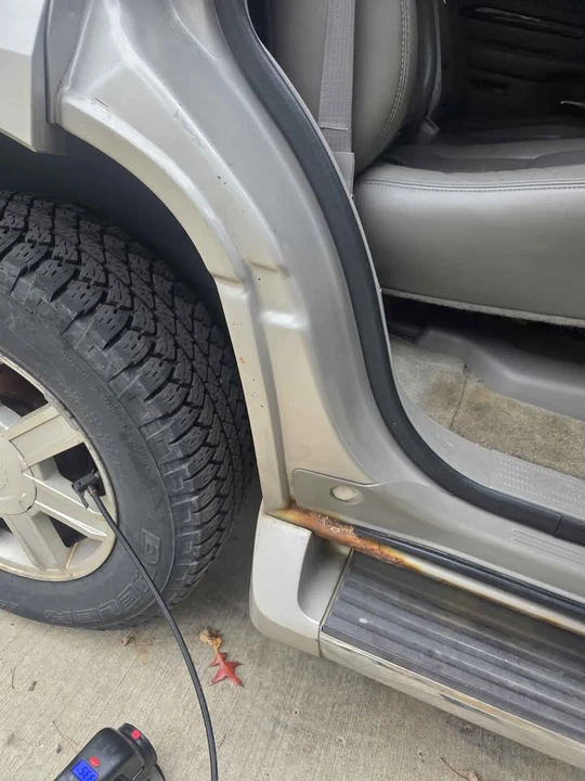 2004 Cadillac Escalade & EXT 2nd Gen - Image 16 of 19