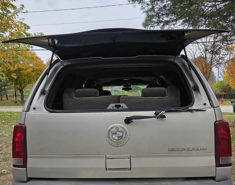 2004 Cadillac Escalade & EXT 2nd Gen - Image 3 of 19