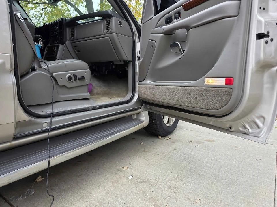 2004 Cadillac Escalade & EXT 2nd Gen - Image 8 of 19