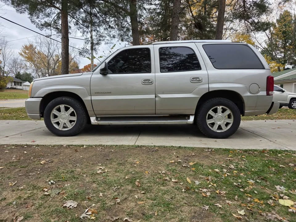2004 Cadillac Escalade & EXT 2nd Gen - Image 5 of 19