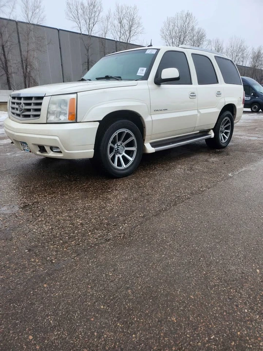 2004 Cadillac Escalade & EXT 2nd Gen - Image 16 of 17