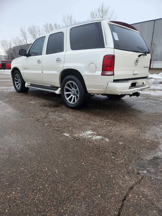 2004 Cadillac Escalade & EXT 2nd Gen - Image 17 of 17