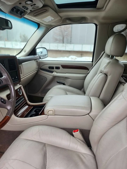 2004 Cadillac Escalade & EXT 2nd Gen - Image 3 of 17
