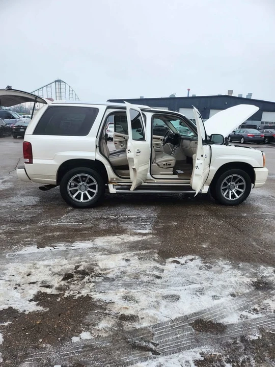 2004 Cadillac Escalade & EXT 2nd Gen - Image 13 of 17