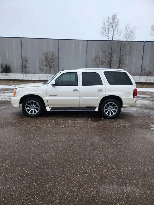 2004 Cadillac Escalade & EXT 2nd Gen - Image 9 of 17