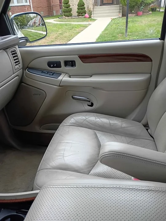 2004 Cadillac Escalade & EXT 2nd Gen - Image 9 of 10