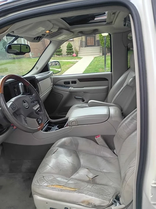 2004 Cadillac Escalade & EXT 2nd Gen - Image 5 of 10