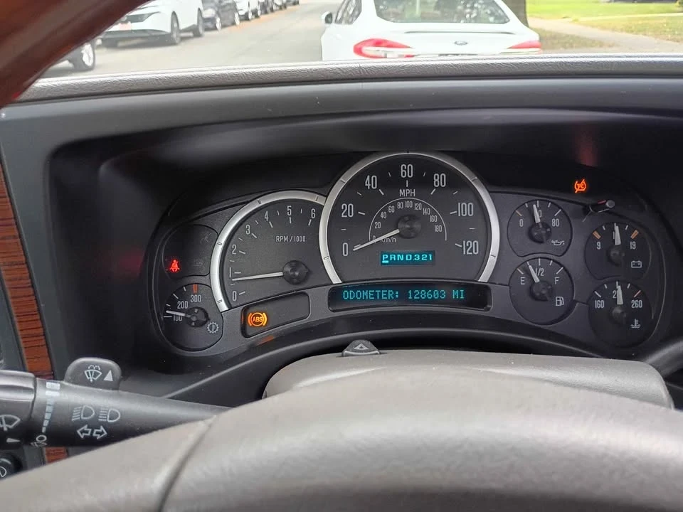2004 Cadillac Escalade & EXT 2nd Gen - Image 6 of 10