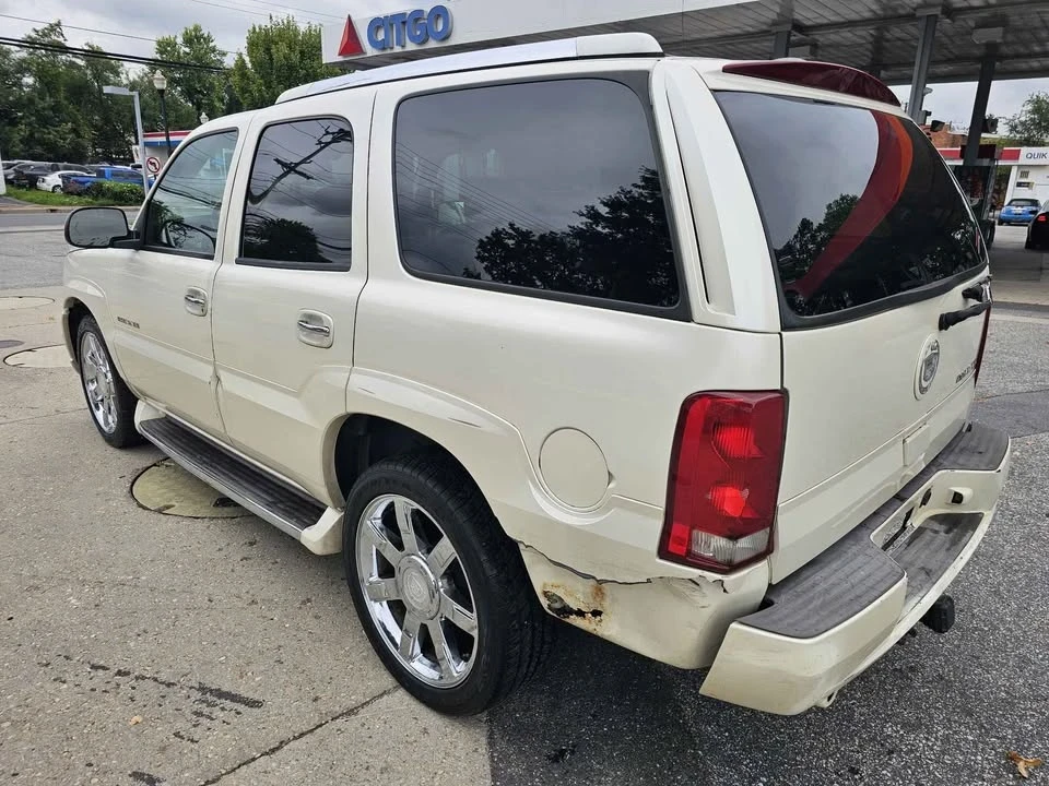 2004 Cadillac Escalade & EXT 2nd Gen - Image 3 of 6