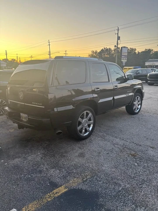 2004 Cadillac Escalade & EXT 2nd Gen - Image 9 of 10