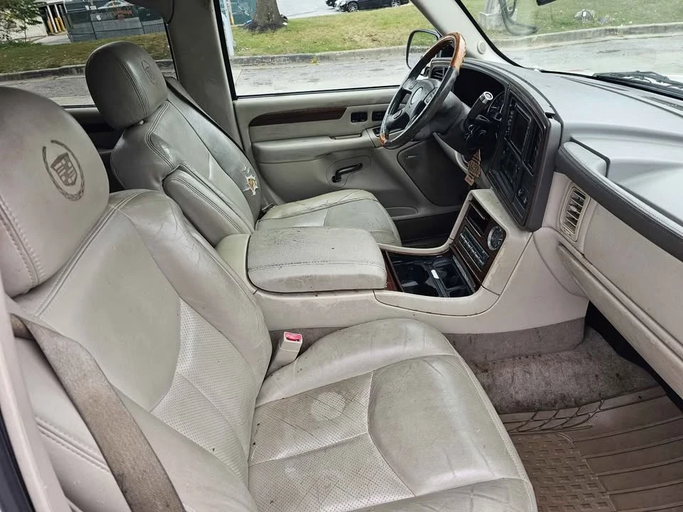 2004 Cadillac Escalade & EXT 2nd Gen - Image 5 of 6