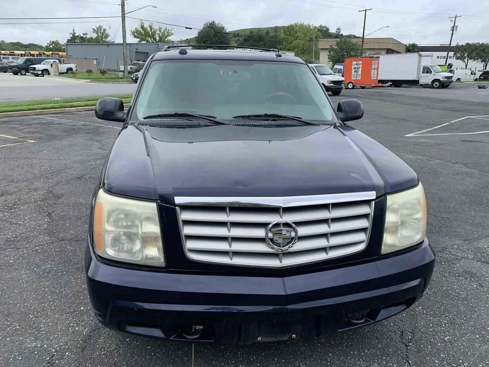 2004 Cadillac Escalade & EXT 2nd Gen - Image 3 of 6