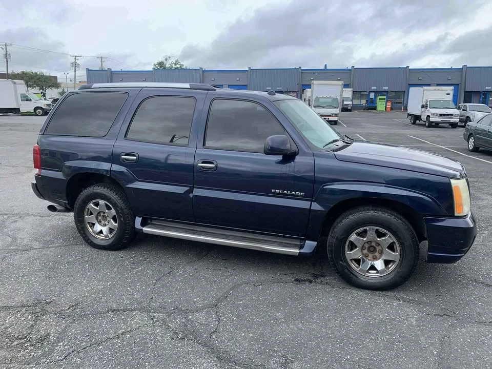 2004 Cadillac Escalade & EXT 2nd Gen - Image 2 of 6