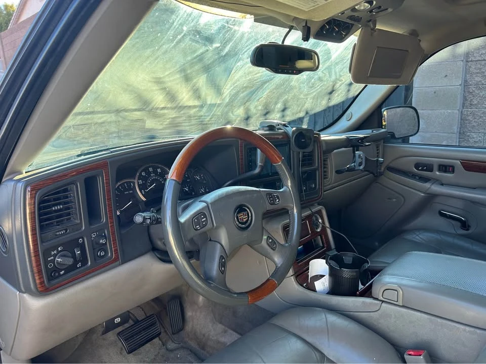 2004 Cadillac Escalade & EXT 2nd Gen - Image 4 of 9