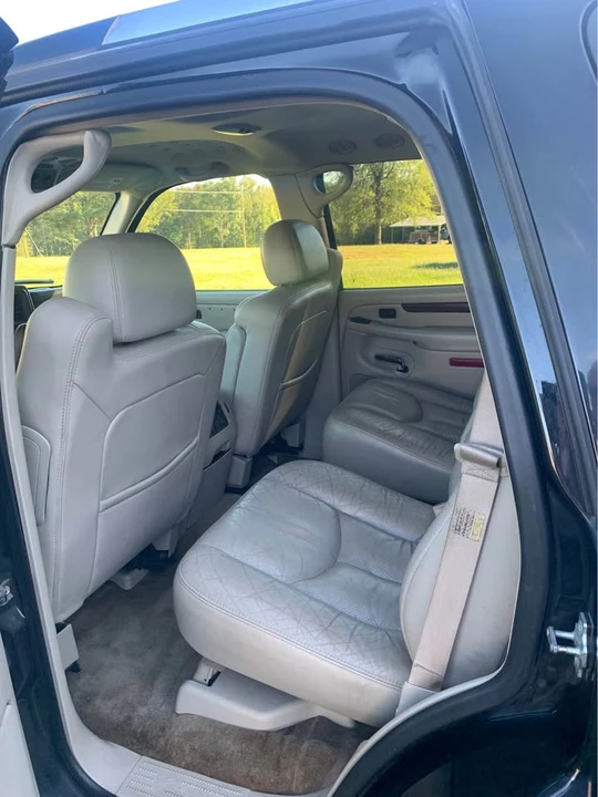 2004 Cadillac Escalade & EXT 2nd Gen - Image 6 of 10