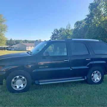 2004 Cadillac Escalade Standard Sport Utility