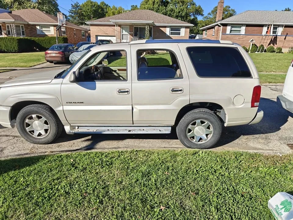 2004 Cadillac Escalade & EXT 2nd Gen - Image 5 of 10