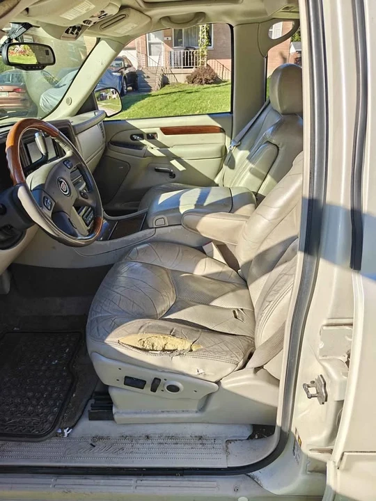 2004 Cadillac Escalade & EXT 2nd Gen - Image 6 of 10