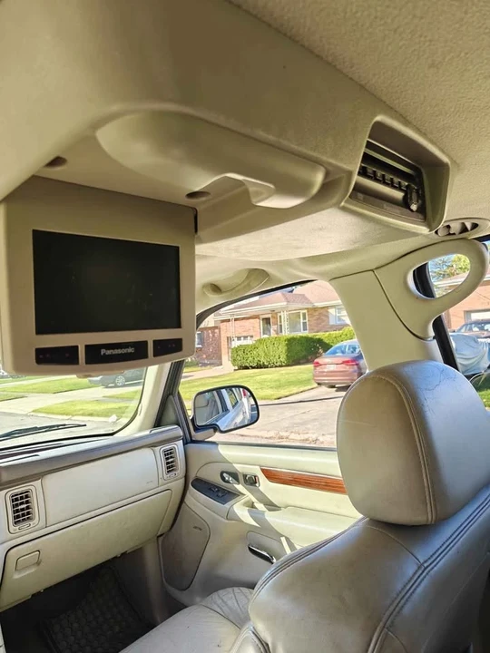 2004 Cadillac Escalade & EXT 2nd Gen - Image 8 of 10