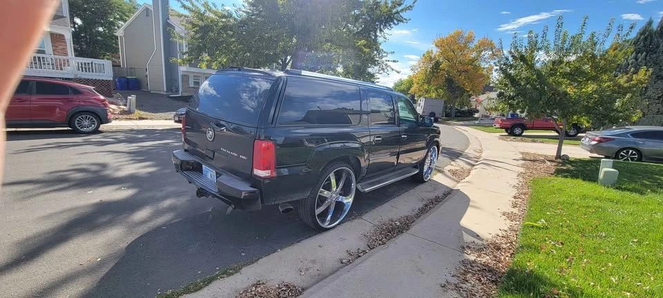 2004 Cadillac Escalade & EXT 2nd Gen - Image 3 of 10