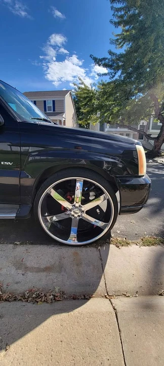 2004 Cadillac Escalade & EXT 2nd Gen - Image 7 of 10