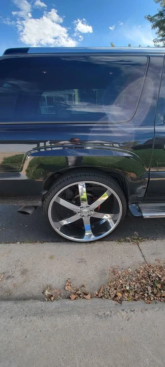 2004 Cadillac Escalade & EXT 2nd Gen - Image 6 of 10