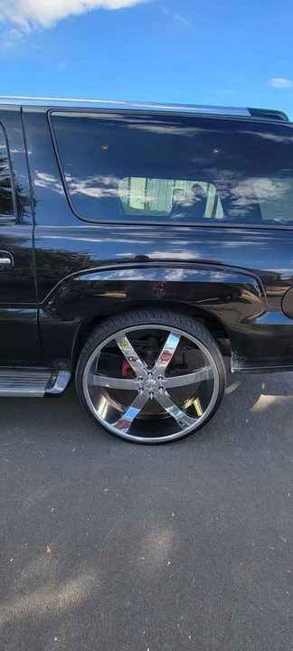 2004 Cadillac Escalade & EXT 2nd Gen - Image 5 of 10