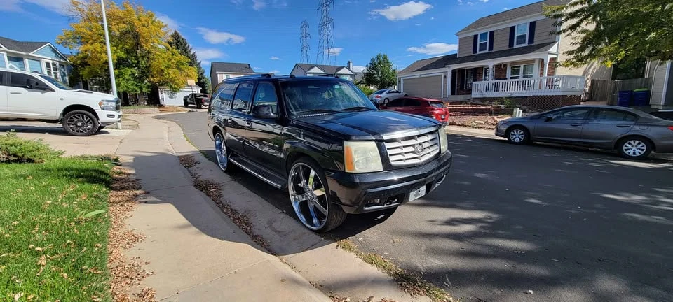 2004 Cadillac Escalade & EXT 2nd Gen - Image 2 of 10