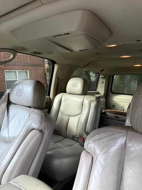 2004 Cadillac Escalade & EXT 2nd Gen - Image 5 of 5