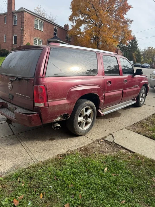 2004 Cadillac Escalade & EXT 2nd Gen - Image 3 of 5