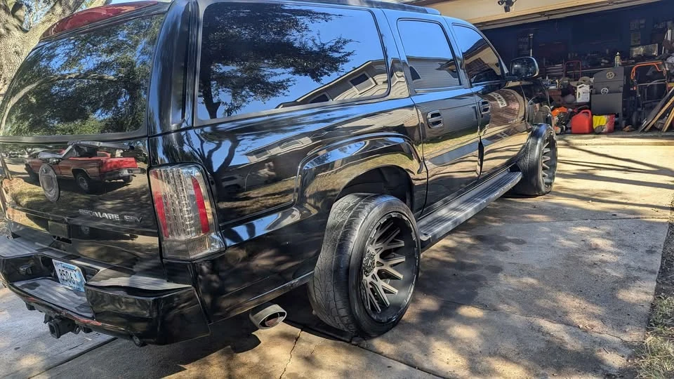 2004 Cadillac Escalade & EXT 2nd Gen - Image 4 of 17