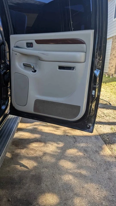 2004 Cadillac Escalade & EXT 2nd Gen - Image 11 of 17