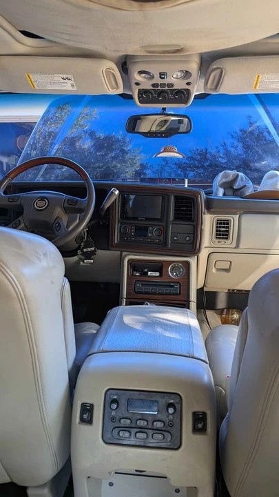 2004 Cadillac Escalade & EXT 2nd Gen - Image 8 of 17