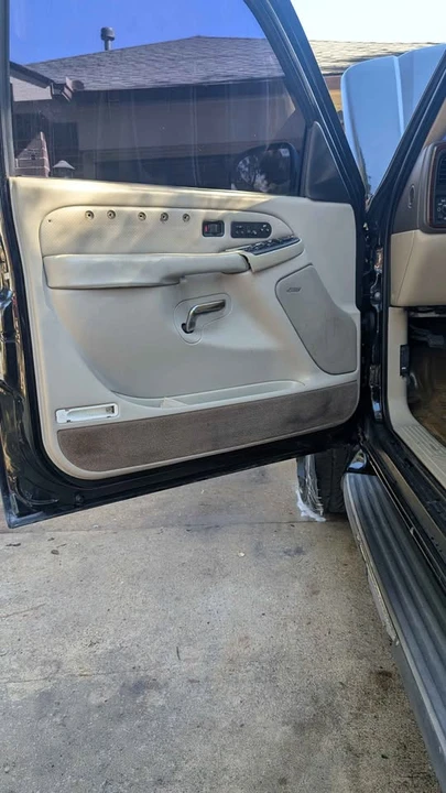 2004 Cadillac Escalade & EXT 2nd Gen - Image 9 of 17