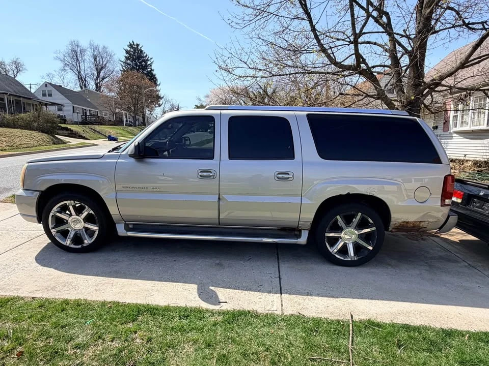 2004 Cadillac Escalade & EXT 2nd Gen - Image 11 of 15