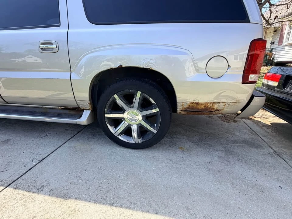 2004 Cadillac Escalade & EXT 2nd Gen - Image 8 of 15