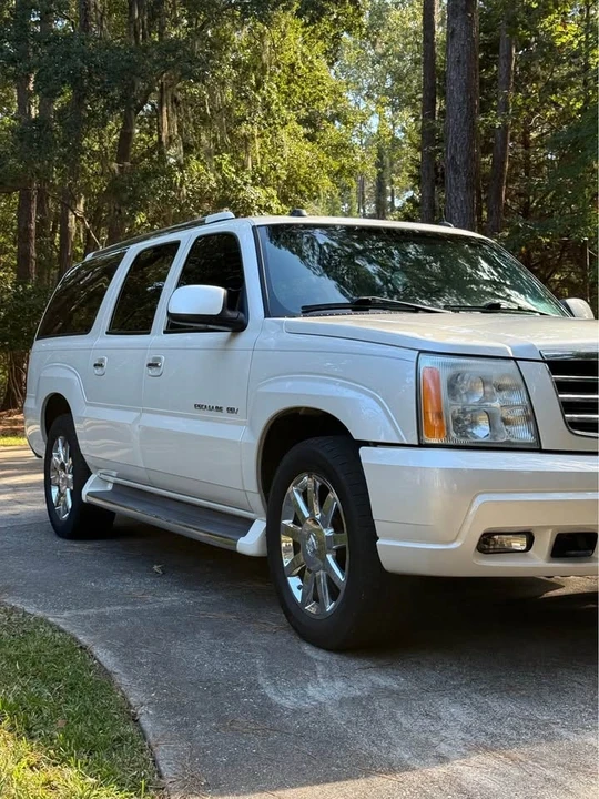 2004 Cadillac Escalade & EXT 2nd Gen - Image 3 of 19