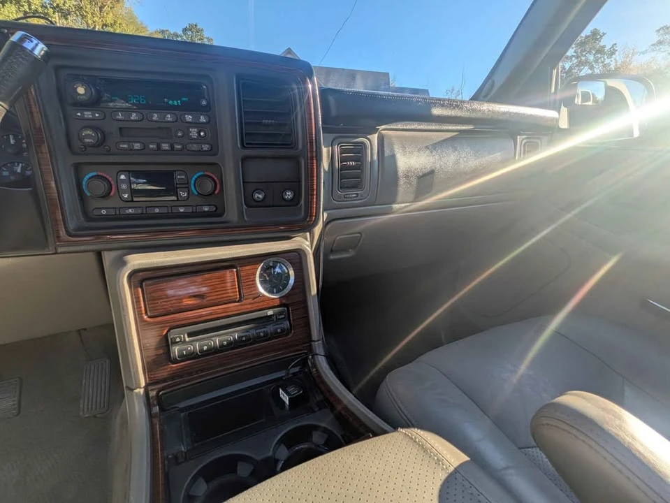 2004 Cadillac Escalade & EXT 2nd Gen - Image 8 of 20